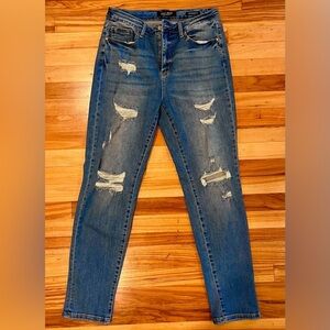 Judy Blue Adelene High Rise Distressed Boyfriend Jean. Size 10/30.